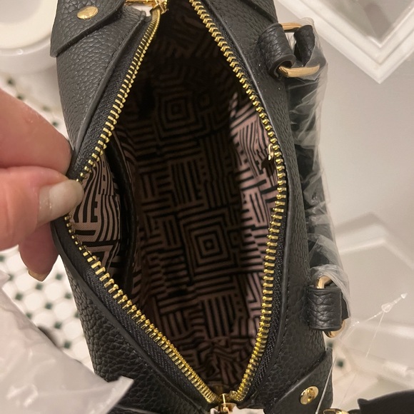 NWT Very Cool•Kayla +Eva Black Faux Leather Crossbody Satchel - Picture 3 of 7